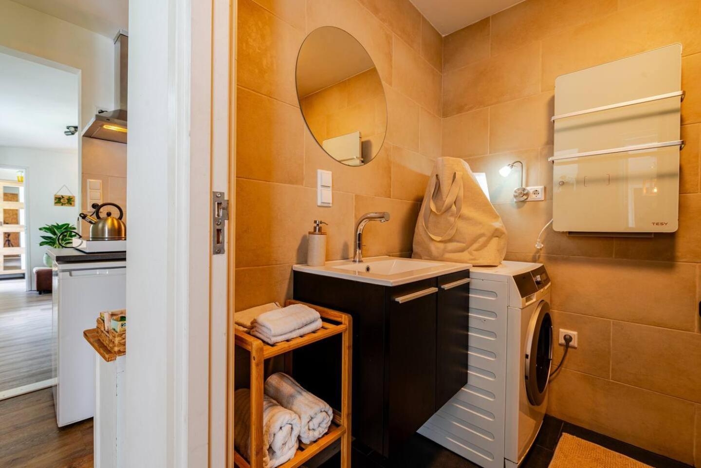 Apartment Tiny House - Fietsverhuur, Eigen Keuken En Badkamer